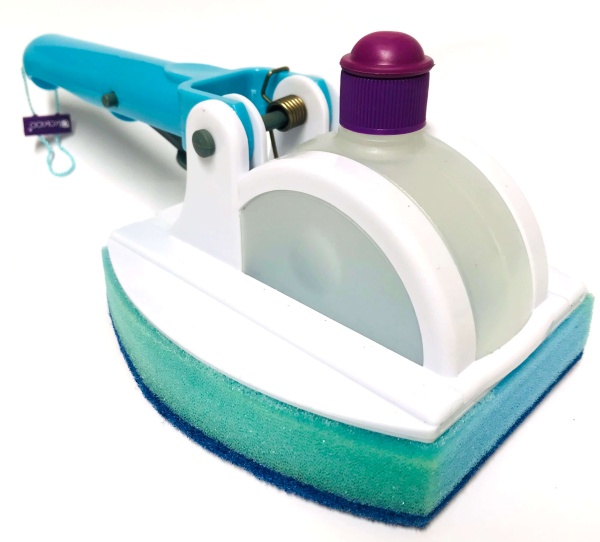 Swimming pool wall scrubber to clean the water level line